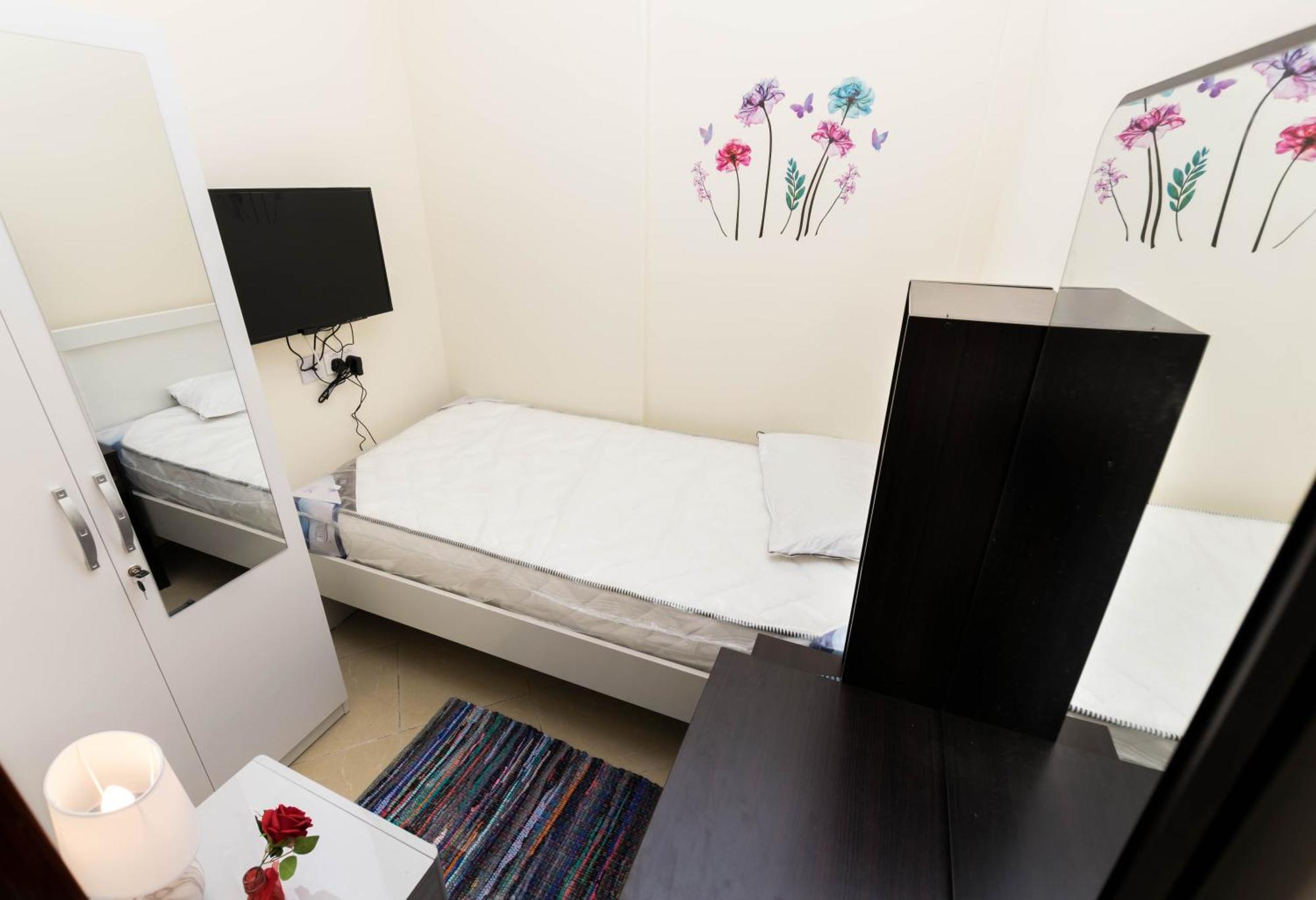 Roomy Small And Partitions At Marina Accommodatie bij particulieren Dubai
